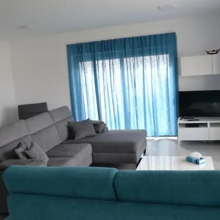 Neue Moderne Mit Privatem Pool By Interhome Сasa de vacaciones Famalicão